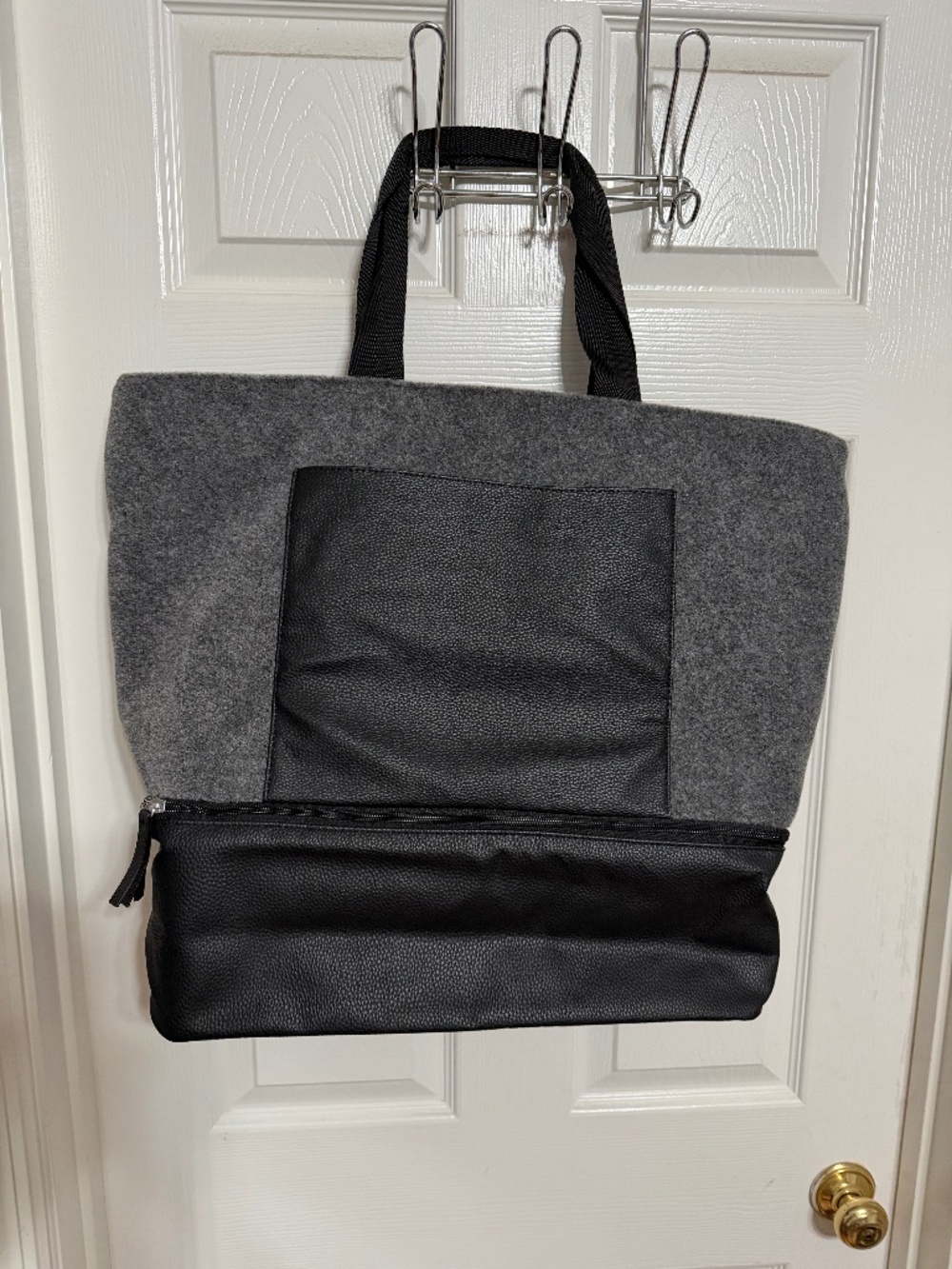 Large tote travel bag, grey and black